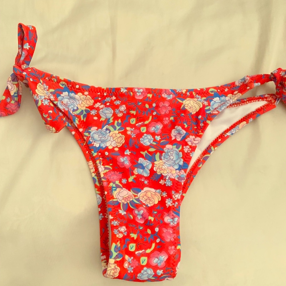 Bikini Bottom Size Medium. Ties on side.